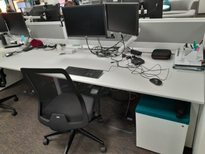 Bank of 4 White Desks 3600 x 800mm (1800 per desk)